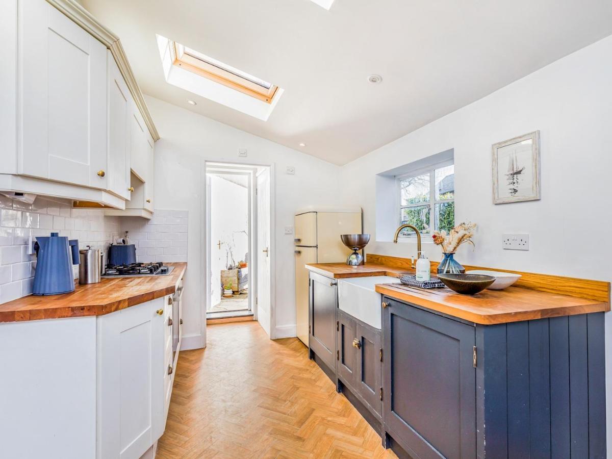 Pass The Keys Charming Downland Cottage Chichester Esterno foto