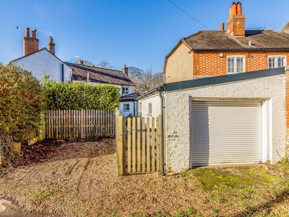 Pass The Keys Charming Downland Cottage Chichester Esterno foto