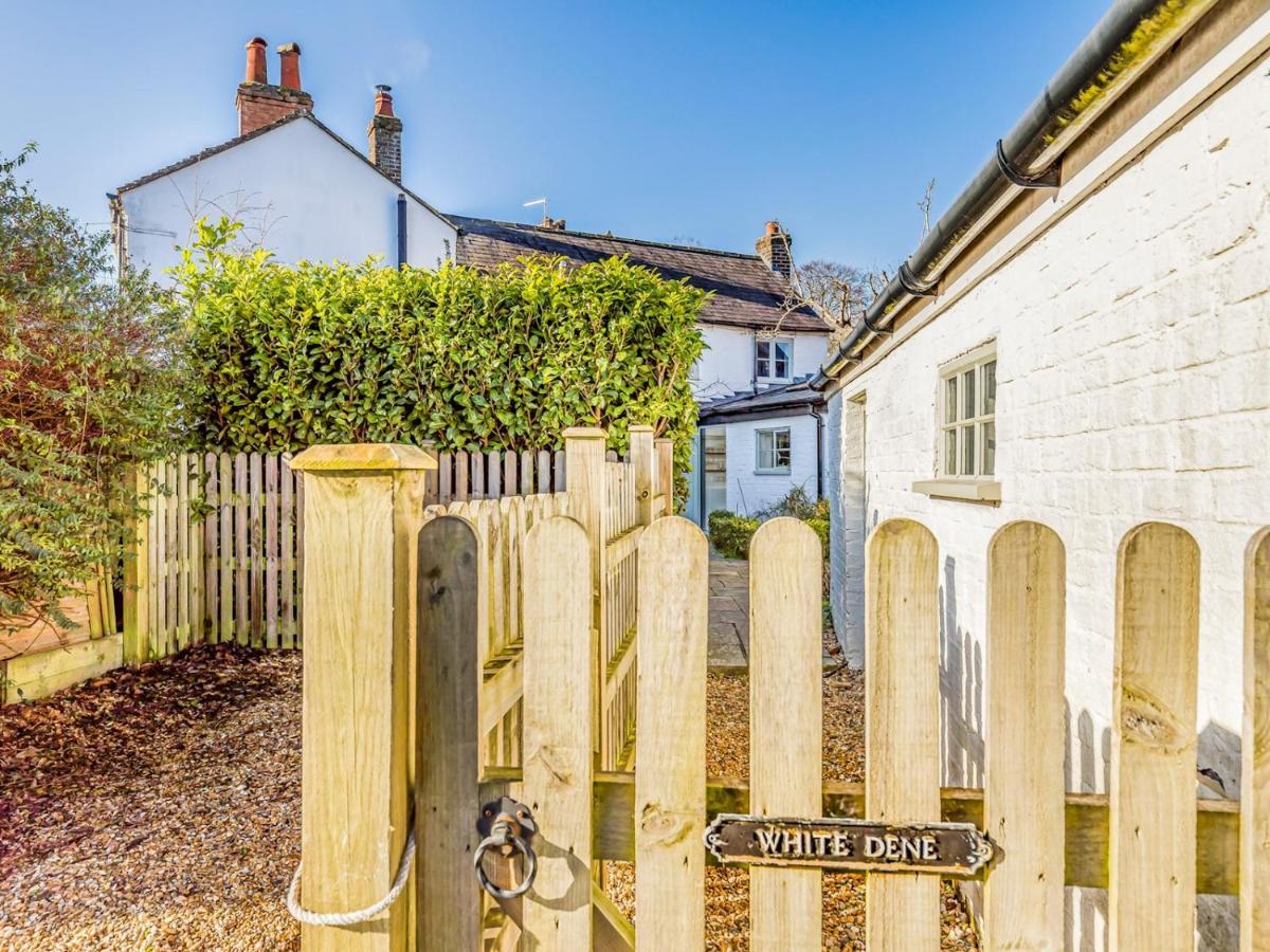 Pass The Keys Charming Downland Cottage Chichester Esterno foto