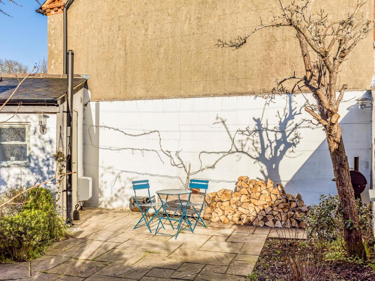 Pass The Keys Charming Downland Cottage Chichester Esterno foto