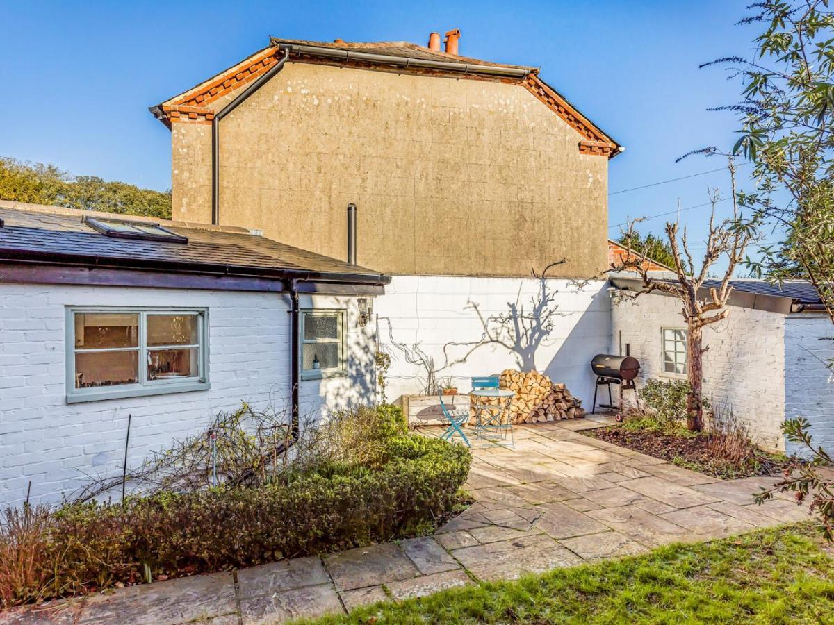 Pass The Keys Charming Downland Cottage Chichester Esterno foto