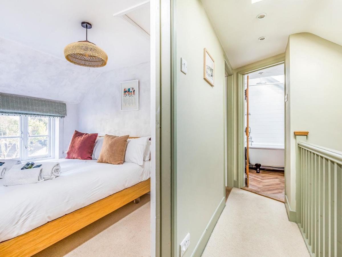 Pass The Keys Charming Downland Cottage Chichester Esterno foto