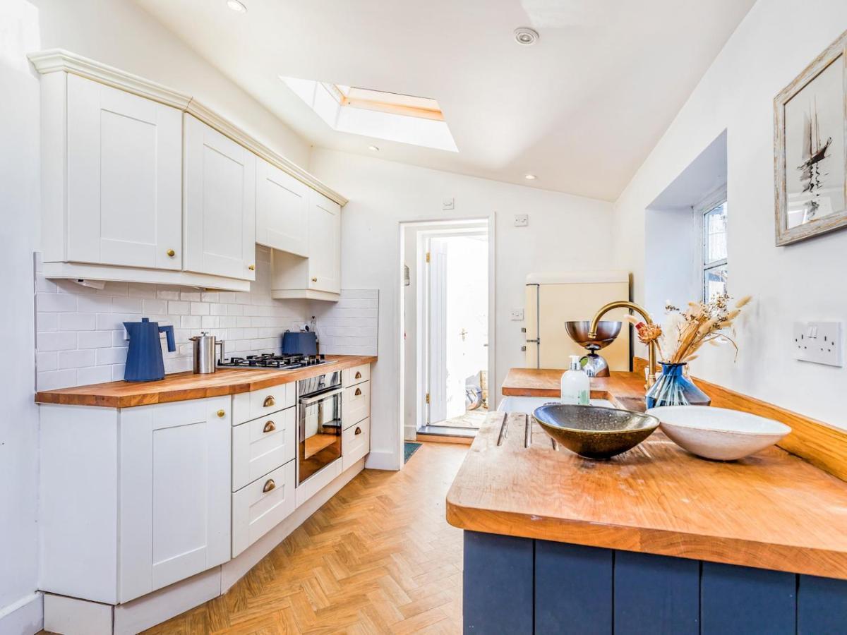 Pass The Keys Charming Downland Cottage Chichester Esterno foto