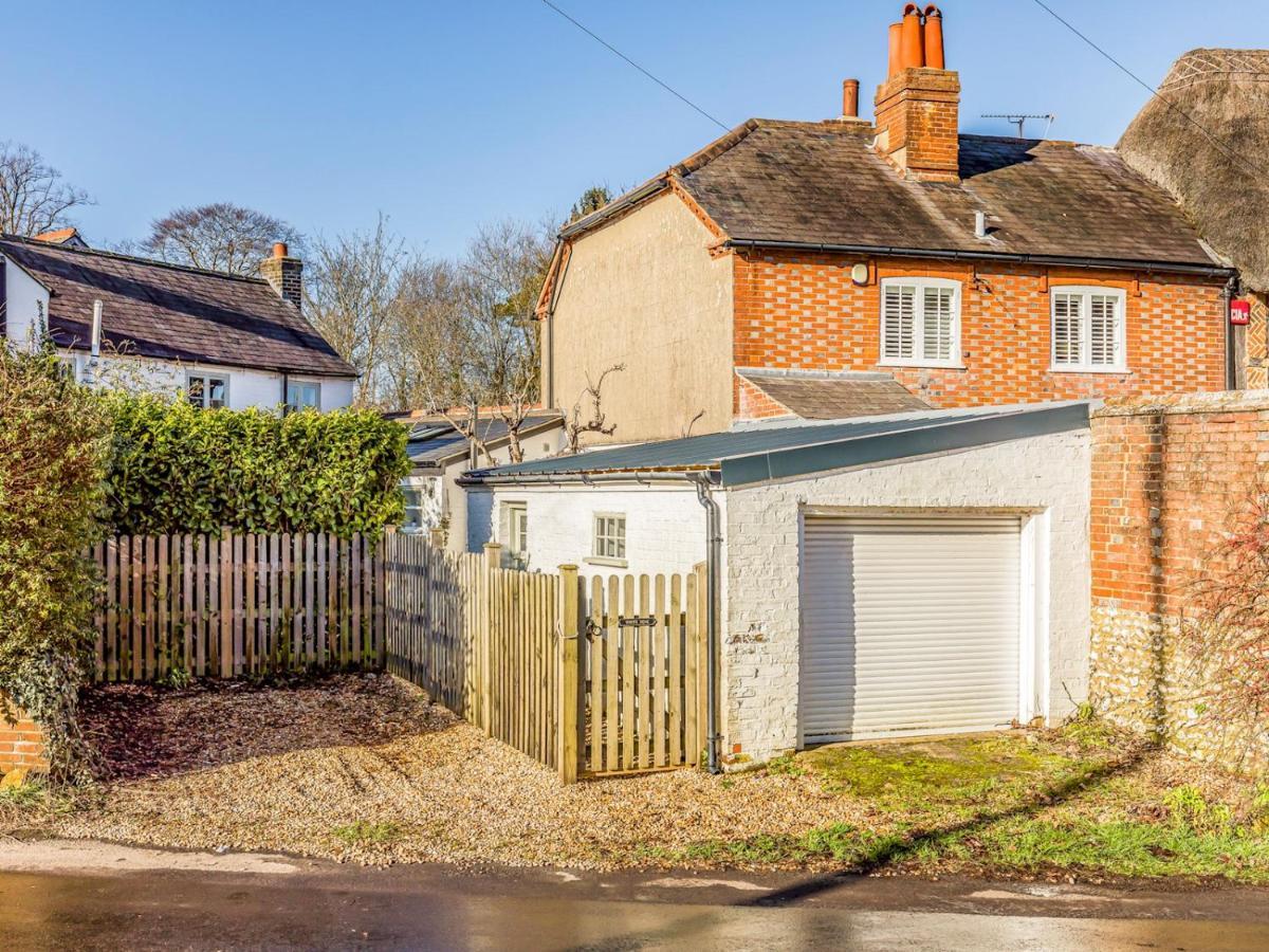 Pass The Keys Charming Downland Cottage Chichester Esterno foto
