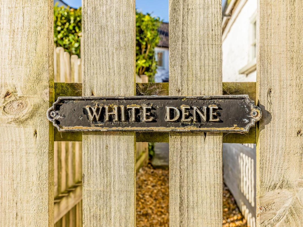 Pass The Keys Charming Downland Cottage Chichester Esterno foto